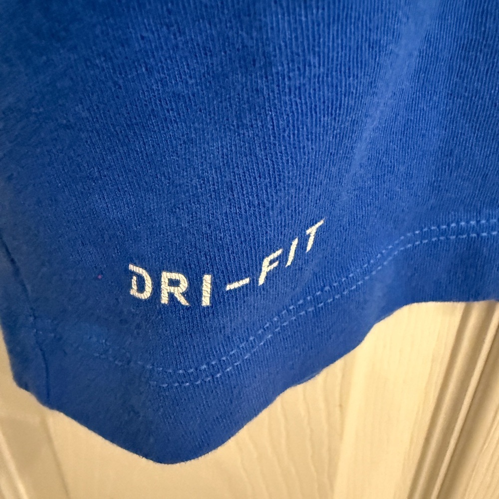 Nike Dri-fit Medium T-shirt - Picture 3 of 4